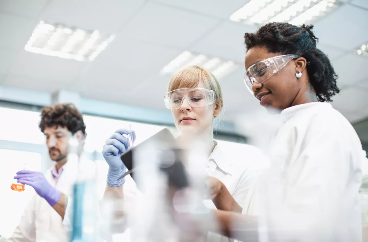 cehmist-chemical-lab--laboratory-experiment-group-students