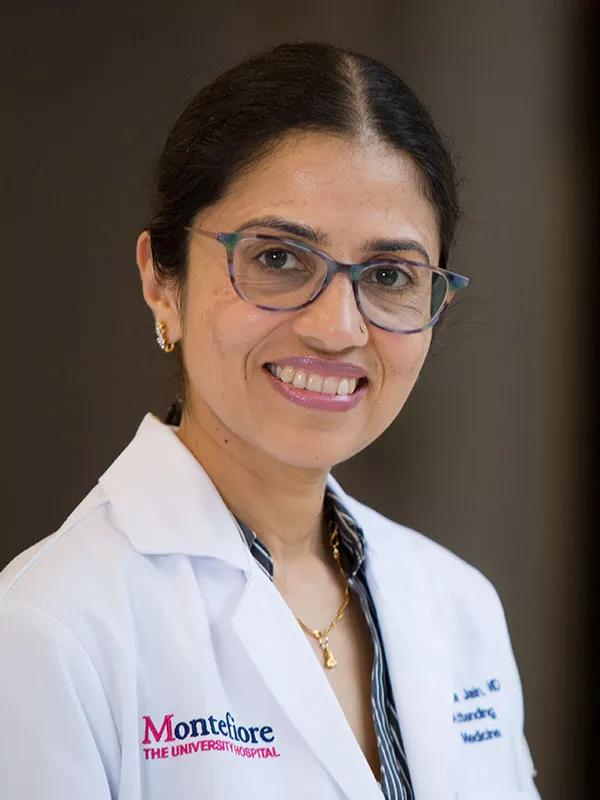  Ruchika Jain, MD