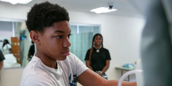  A high school student participates in the Einstein Enrichment Program