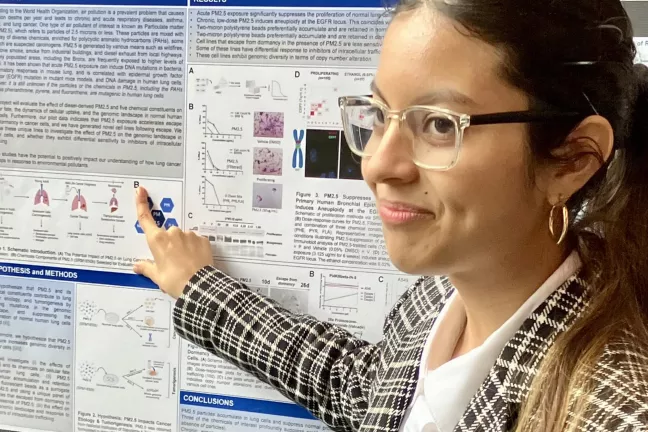 College student Diana Plaza presents a research poster during Einstein’s Summer Undergraduate Research Program in 2024