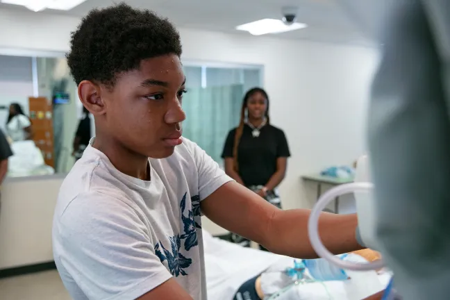  A high school student participates in the Einstein Enrichment Program